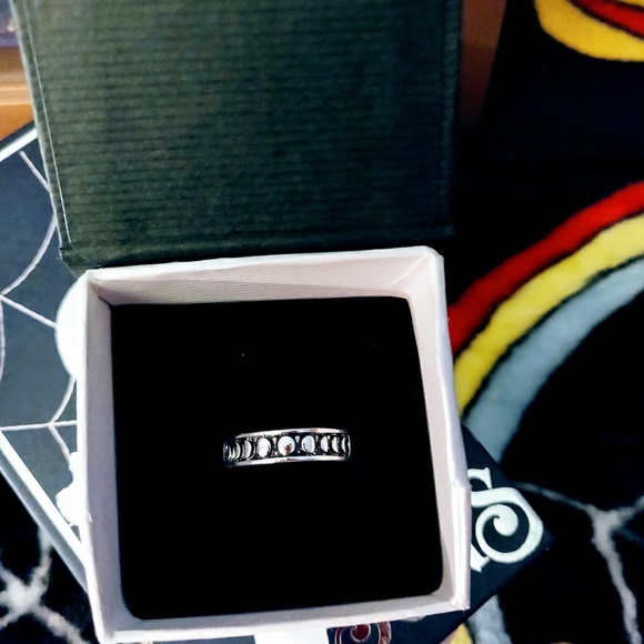 🌙 NWT Silver Moon Phase Ring 🌙 - Picture 2 of 4